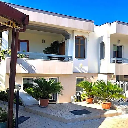 Vera's Bed & Breakfast 3*